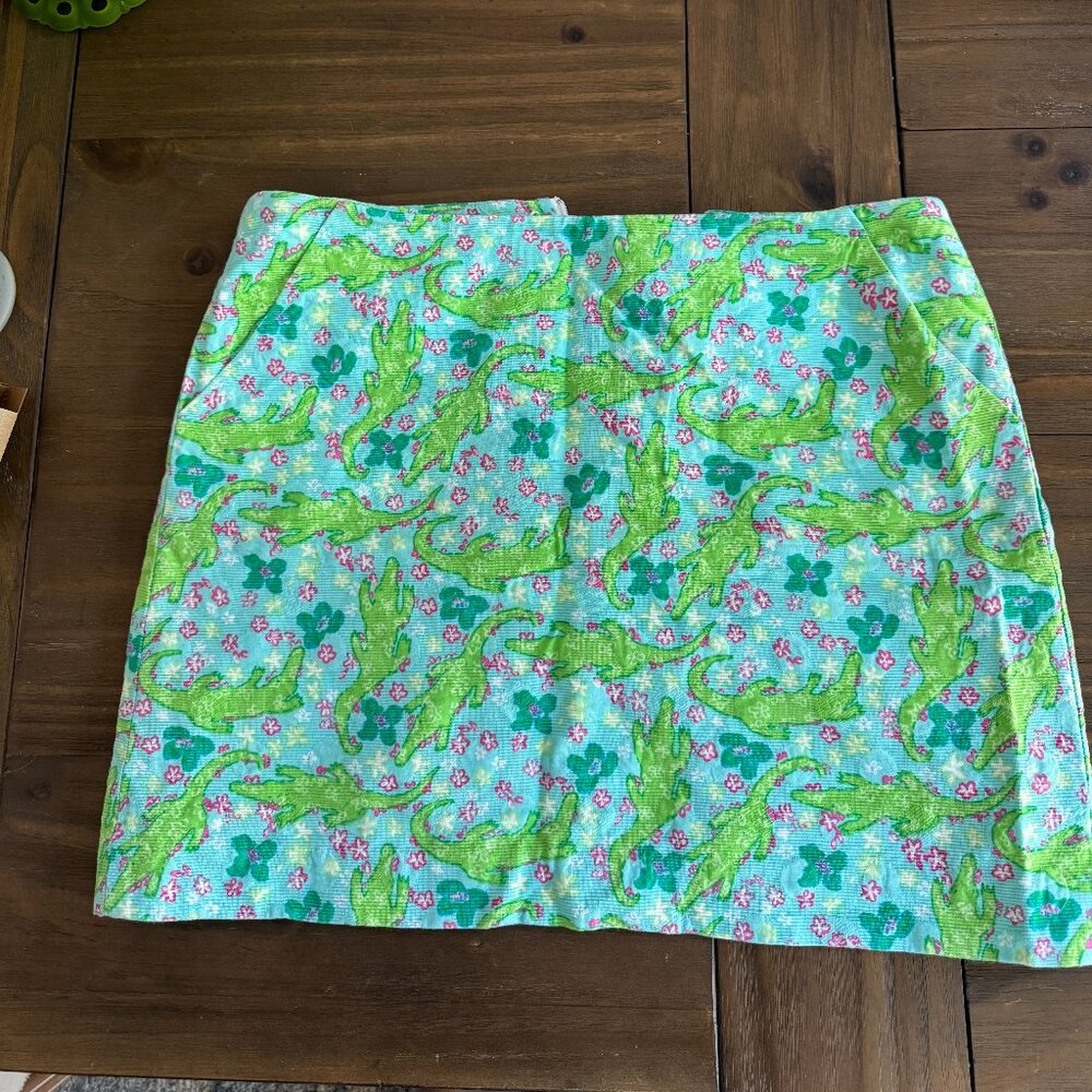Vintage Lilly Pulitzer Blue/Green Alligator corduroy mini skirt. Size 6.